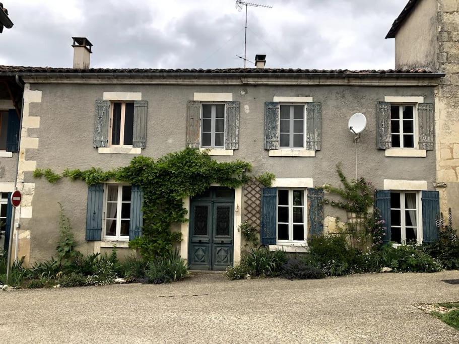Maison Verdeau Yviers Exteriér fotografie